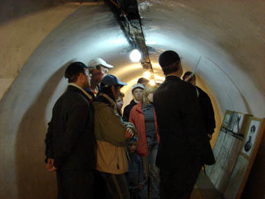 Экскурсия в подземных тоннелях форта.